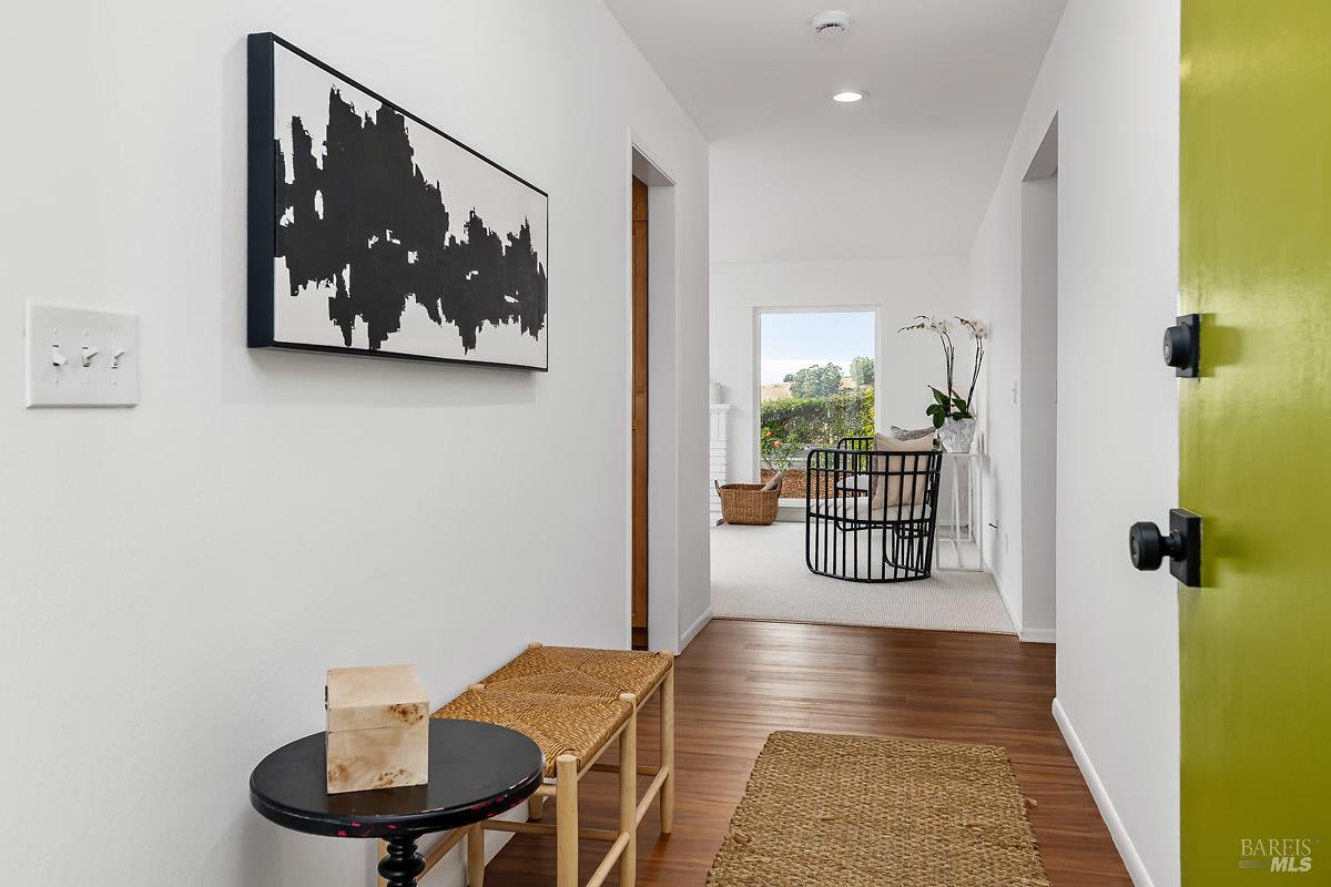 Detail Gallery Image 2 of 50 For 121 San Marino Dr, San Rafael,  CA 94901 - 3 Beds | 2 Baths