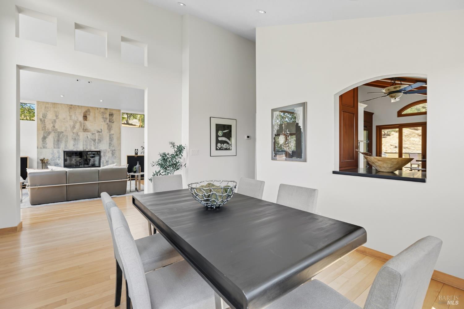 Detail Gallery Image 16 of 63 For 103 Holstein Rd, San Anselmo,  CA 94960 - 3 Beds | 2/1 Baths