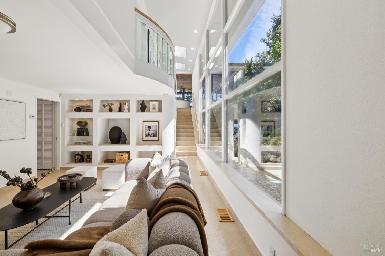 Detail Gallery Image 37 of 66 For 15 Prospect Ave, Sausalito,  CA 94965 - 3 Beds | 3/2 Baths