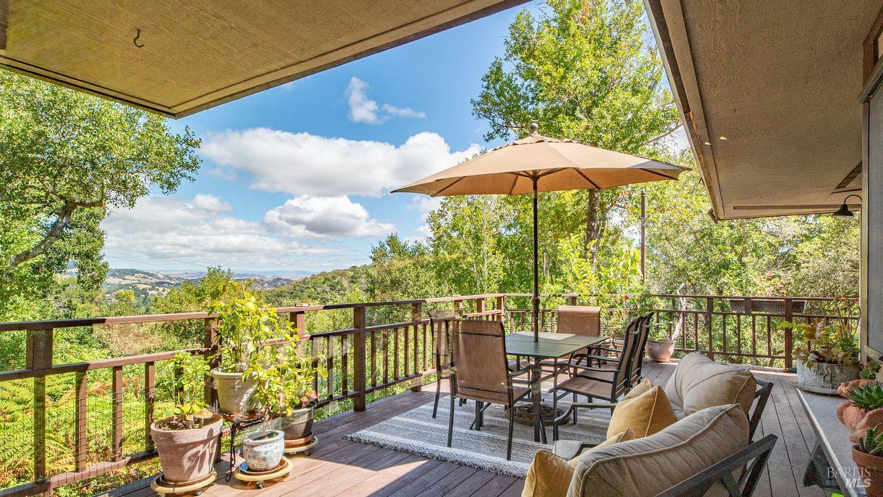 Detail Gallery Image 21 of 42 For 170 Wild Horse Valley Dr, Novato,  CA 94947 - 5 Beds | 2/1 Baths