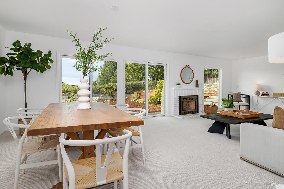 Detail Gallery Image 4 of 50 For 121 San Marino Dr, San Rafael,  CA 94901 - 3 Beds | 2 Baths