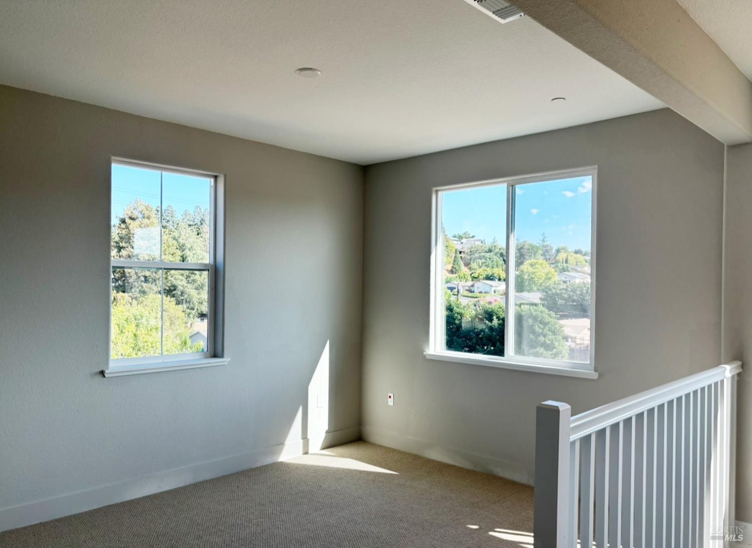 Detail Gallery Image 4 of 7 For 30 Denova Ln, Martinez,  CA 94553 - 4 Beds | 3 Baths