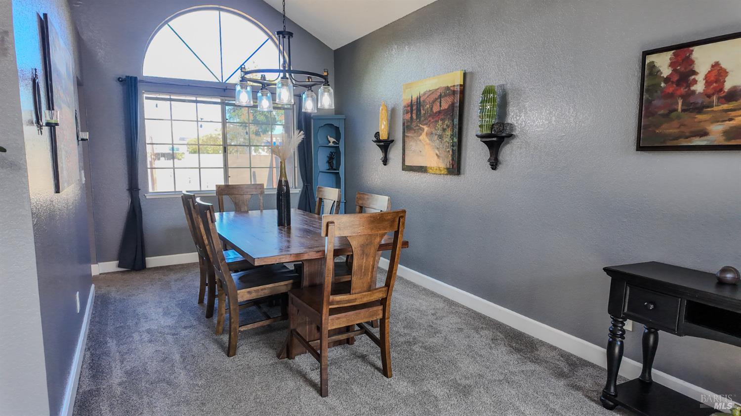 Detail Gallery Image 6 of 42 For 1124 Capistrano Ct, Fairfield,  CA 94534 - 4 Beds | 2/1 Baths