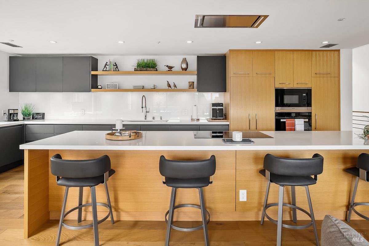 Detail Gallery Image 16 of 43 For 30 Toyon Ct, Corte Madera,  CA 94925 - 2 Beds | 2 Baths