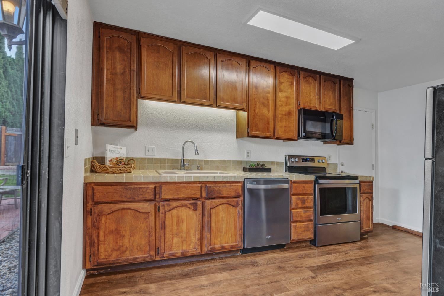 Detail Gallery Image 25 of 46 For 557 Willow Ct, Benicia,  CA 94510 - 2 Beds | 2/1 Baths