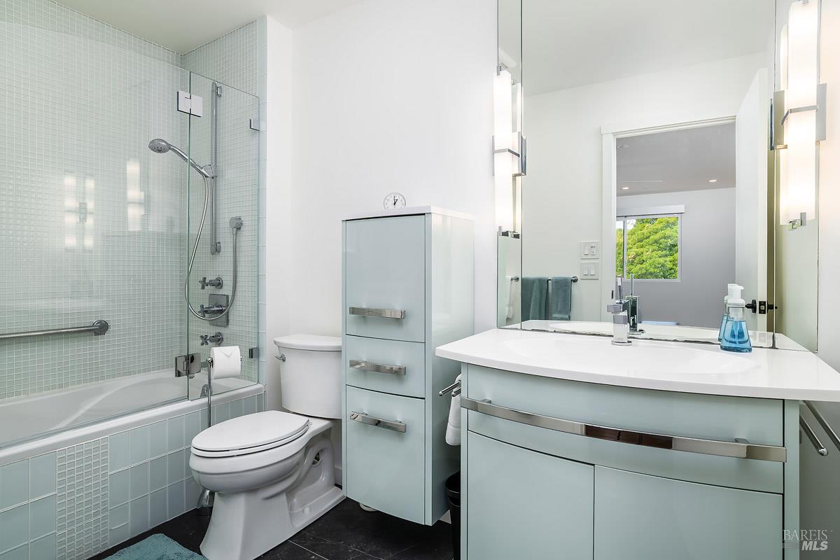 Detail Gallery Image 19 of 43 For 30 Toyon Ct, Corte Madera,  CA 94925 - 2 Beds | 2 Baths