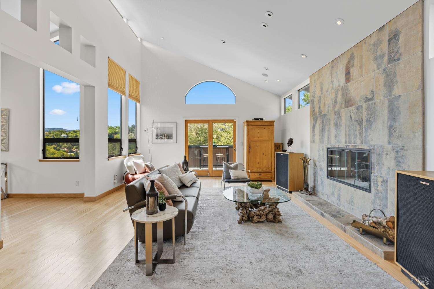 Detail Gallery Image 4 of 63 For 103 Holstein Rd, San Anselmo,  CA 94960 - 3 Beds | 2/1 Baths