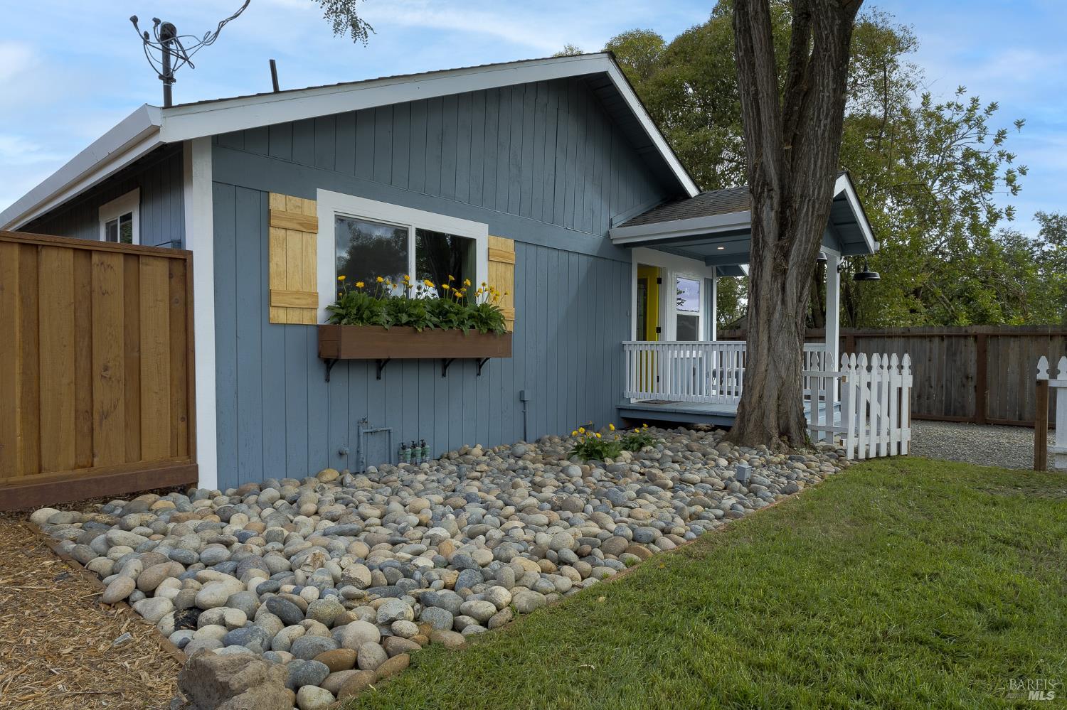 Detail Gallery Image 6 of 59 For 2711 Mark West Station Rd, Windsor,  CA 95492 - 4 Beds | 2 Baths