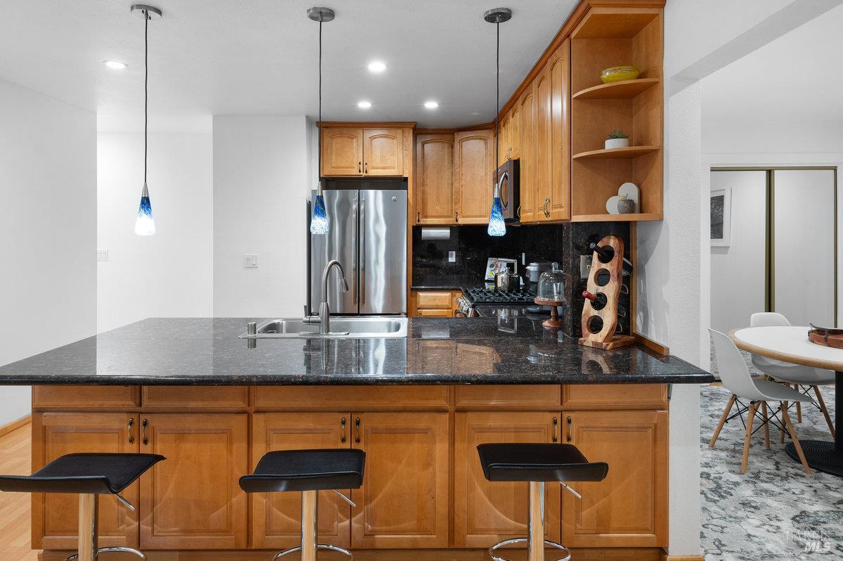 Detail Gallery Image 12 of 32 For 154 Professional Center Pkwy, San Rafael,  CA 94903 - 3 Beds | 2/1 Baths