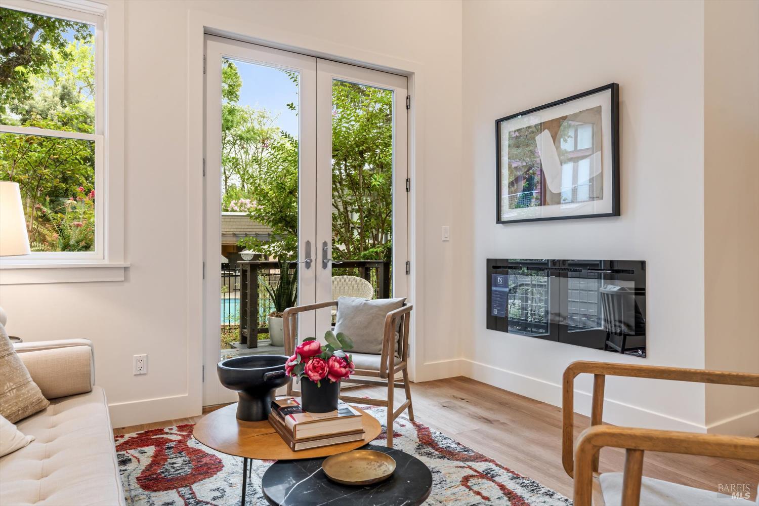 Detail Gallery Image 21 of 30 For 532 Grove St, Healdsburg,  CA 95448 - 2 Beds | 1/1 Baths