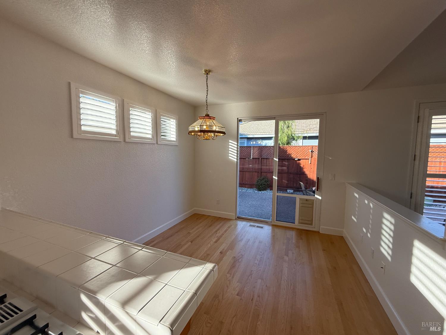 Detail Gallery Image 7 of 38 For 316 Acadia Dr, Petaluma,  CA 94954 - 4 Beds | 2/1 Baths