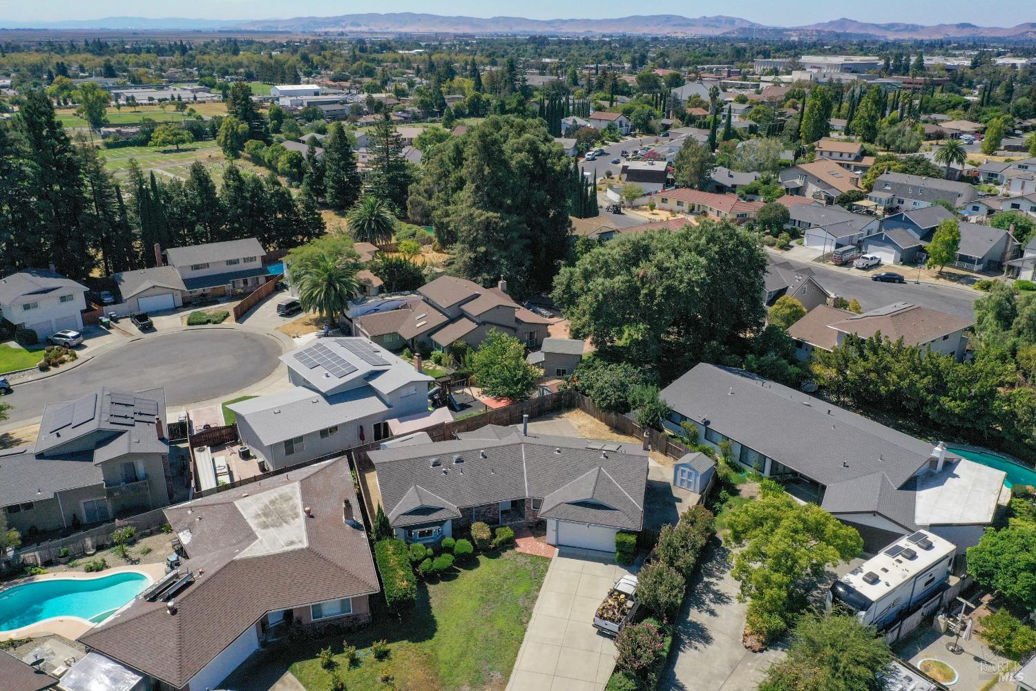 Detail Gallery Image 2 of 48 For 751 Hillcrest Ct, Fairfield,  CA 94533 - 3 Beds | 2 Baths