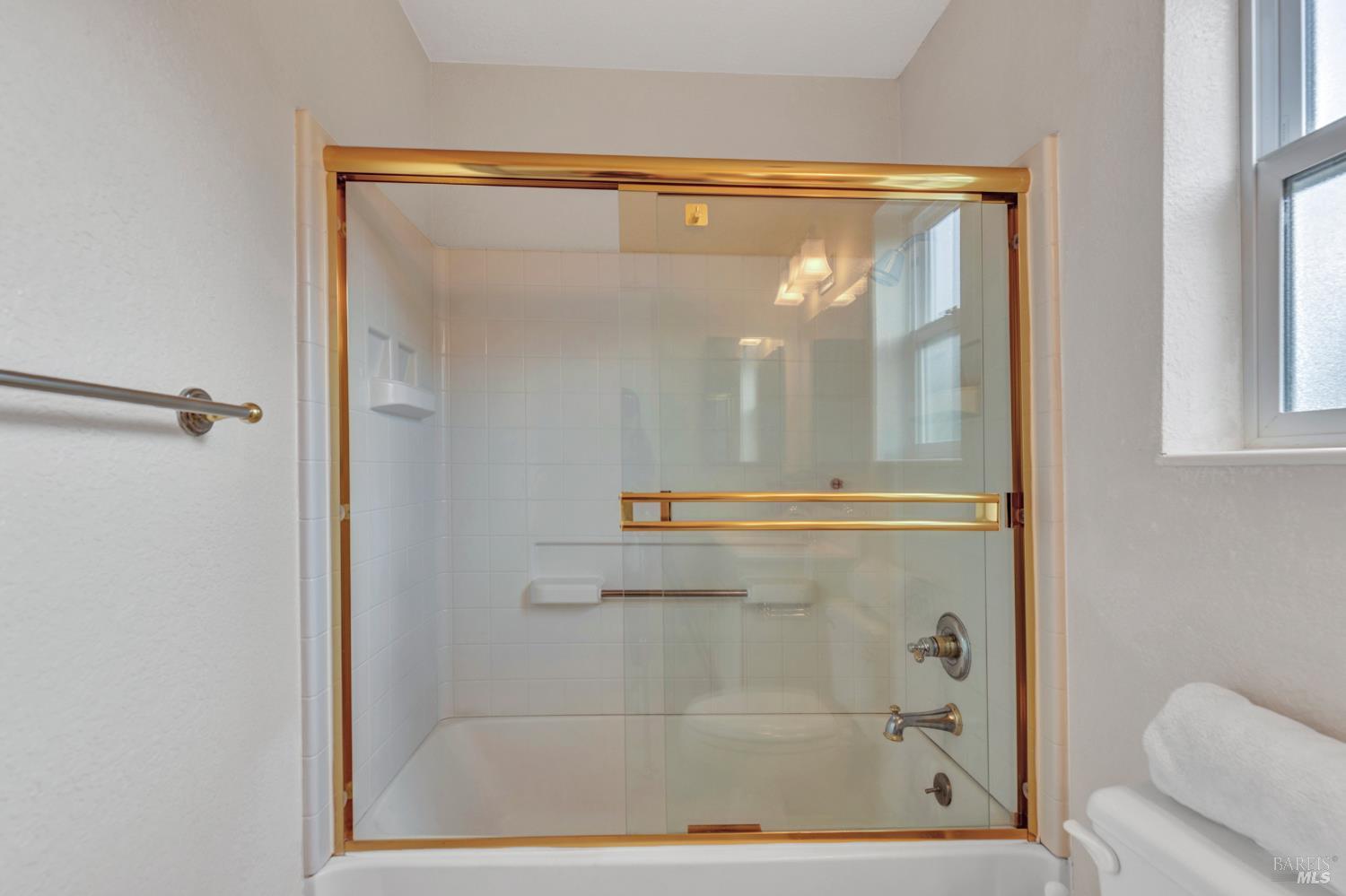 Detail Gallery Image 44 of 46 For 557 Willow Ct, Benicia,  CA 94510 - 2 Beds | 2/1 Baths