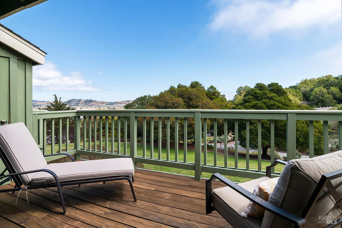Detail Gallery Image 31 of 43 For 30 Toyon Ct, Corte Madera,  CA 94925 - 2 Beds | 2 Baths