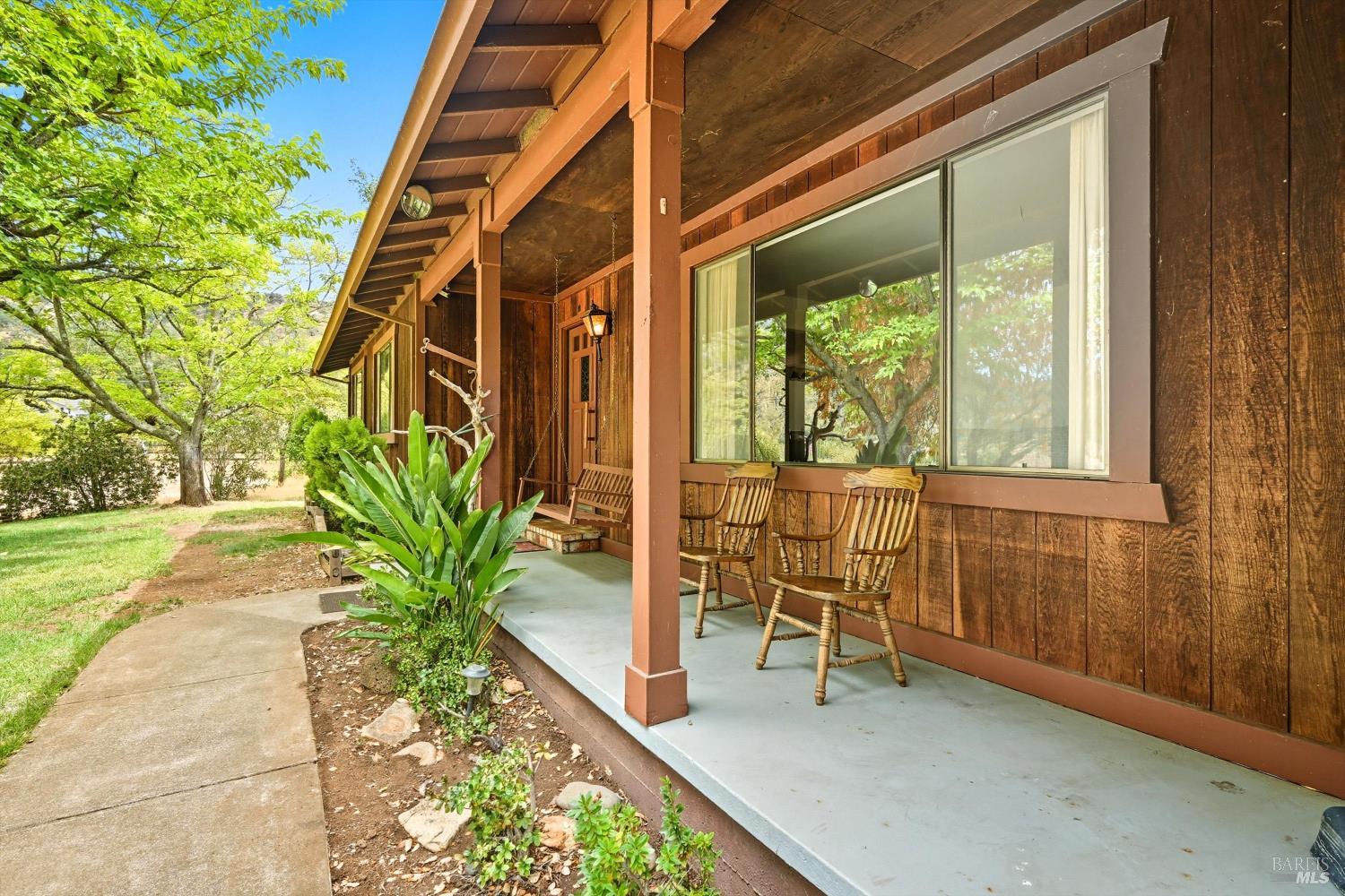 Detail Gallery Image 8 of 28 For 4295 E 3rd Ave, Napa,  CA 94558 - 3 Beds | 2 Baths