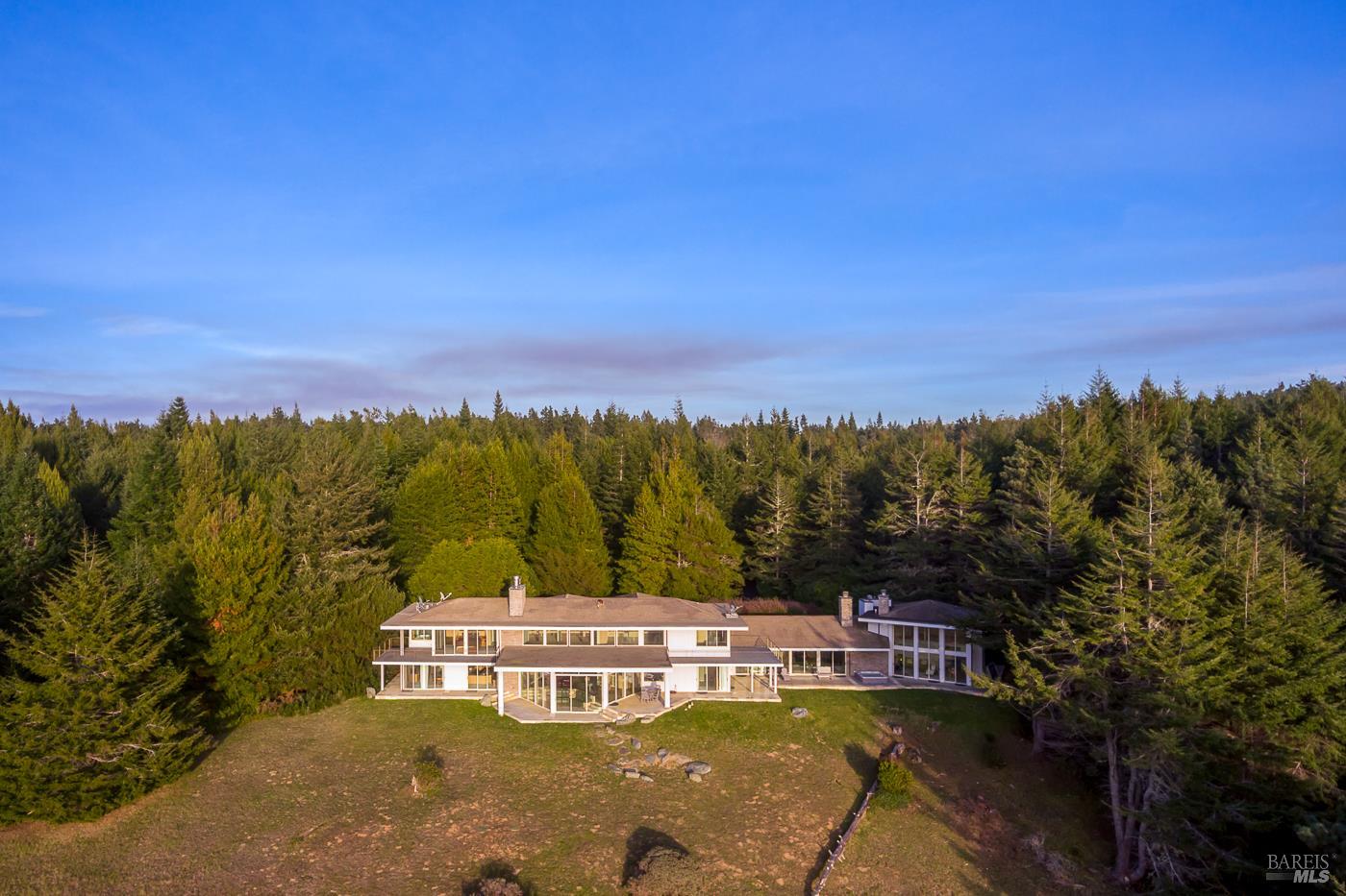 Detail Gallery Image 32 of 49 For 43850 Buckhorn Cove Rd, Little River_1,  CA 95456 - 3 Beds | 4/1 Baths