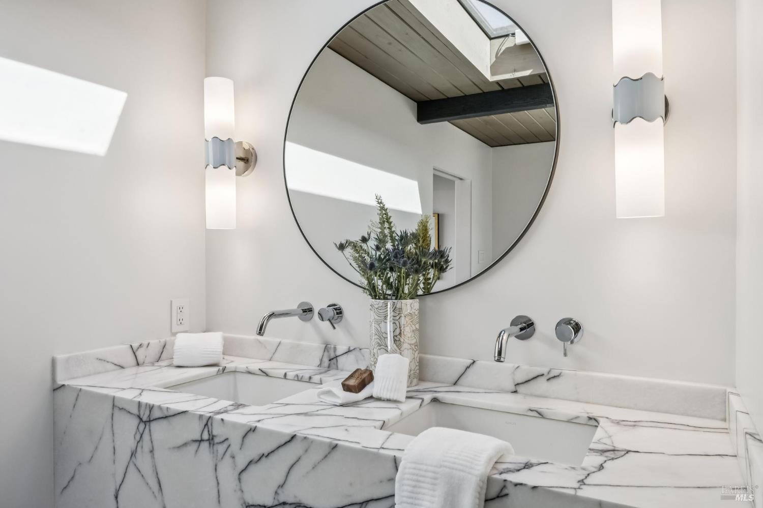 Detail Gallery Image 33 of 53 For 20 Mount Diablo Cir, San Rafael,  CA 94903 - 5 Beds | 2 Baths
