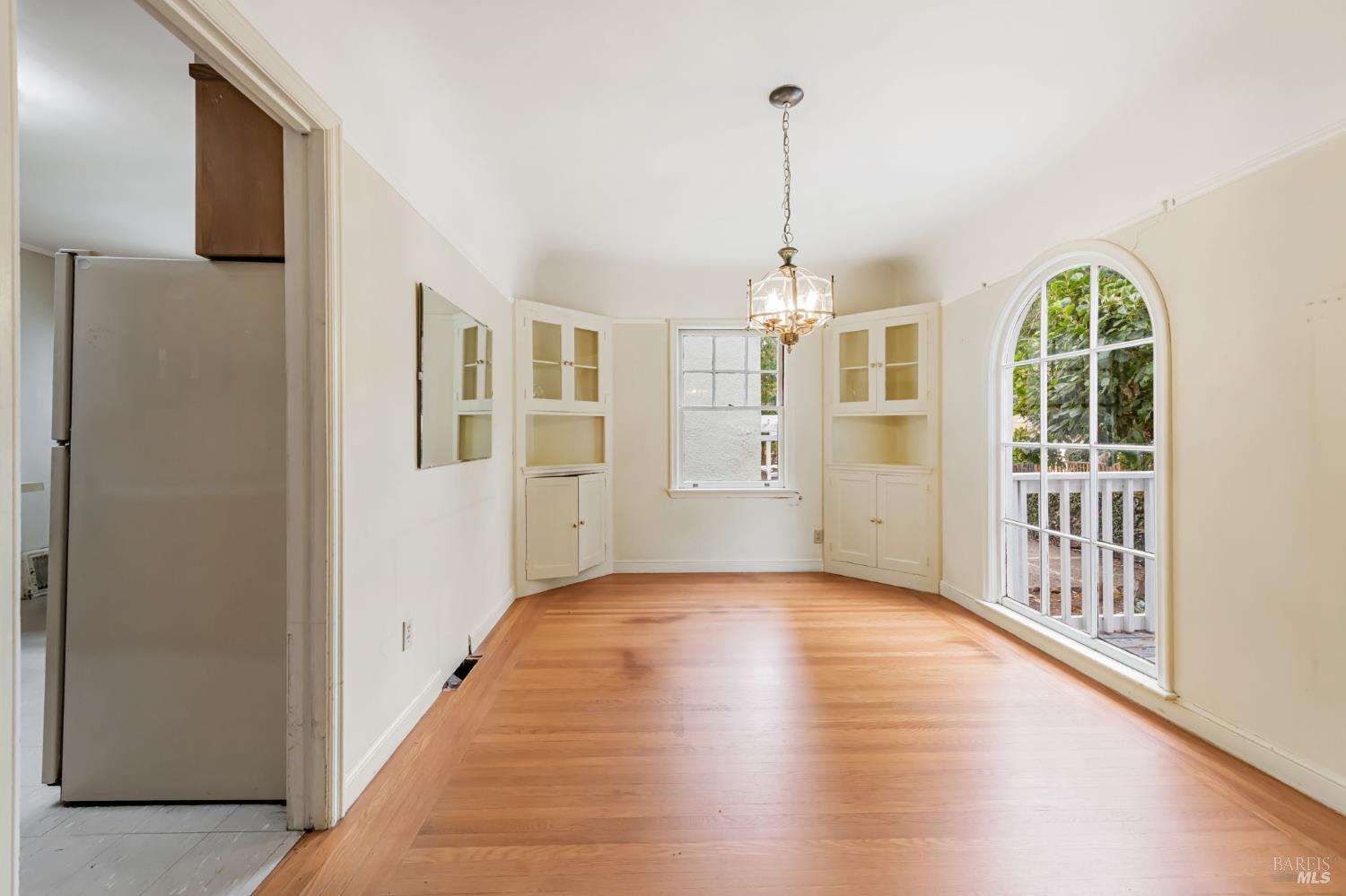 Detail Gallery Image 13 of 50 For 174 Bothin Rd, Fairfax,  CA 94930 - 4 Beds | 3 Baths