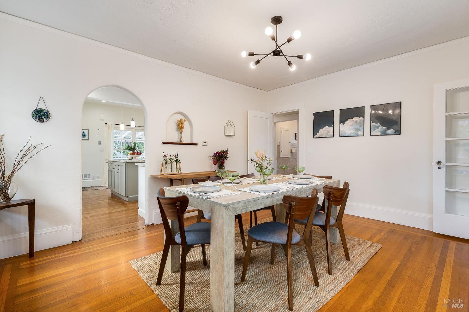 Detail Gallery Image 13 of 52 For 3009 Humboldt Ave, Oakland,  CA 94602 - 5 Beds | 2 Baths