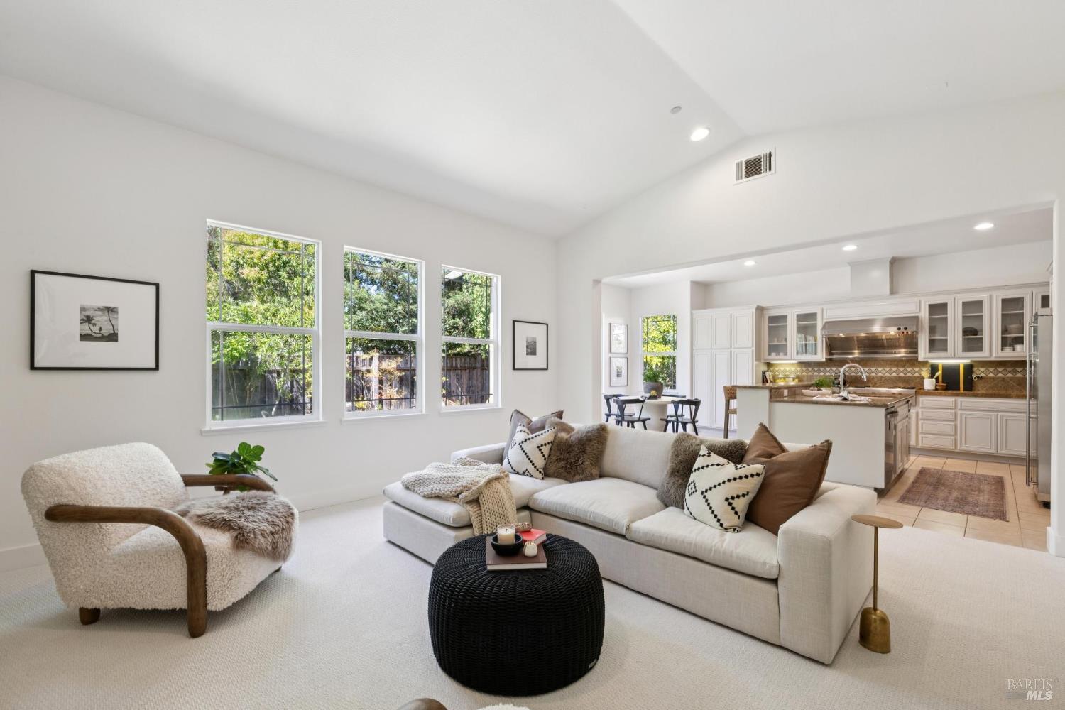 Detail Gallery Image 18 of 49 For 221 Spindle Ct, San Rafael,  CA 94903 - 4 Beds | 4 Baths