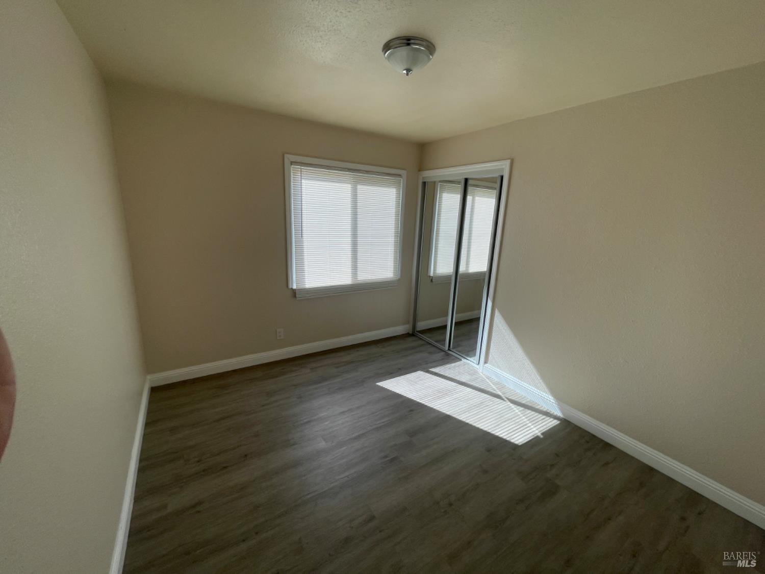 Detail Gallery Image 6 of 10 For 957 Oakwood Ave, Vallejo,  CA 94591 - 3 Beds | 1 Baths