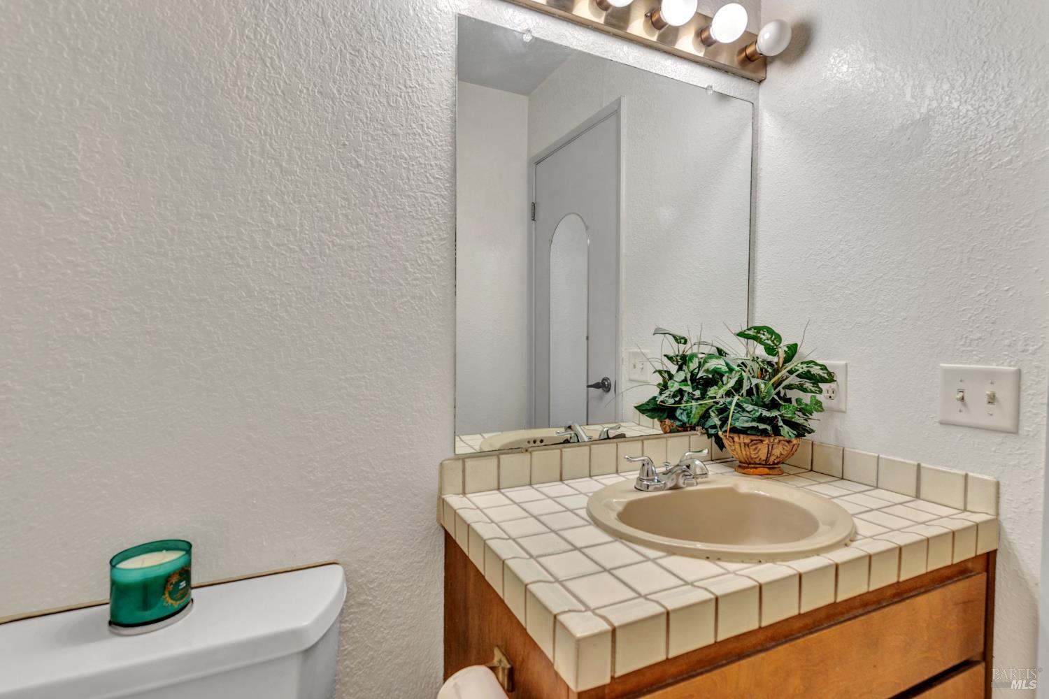 Detail Gallery Image 29 of 46 For 557 Willow Ct, Benicia,  CA 94510 - 2 Beds | 2/1 Baths
