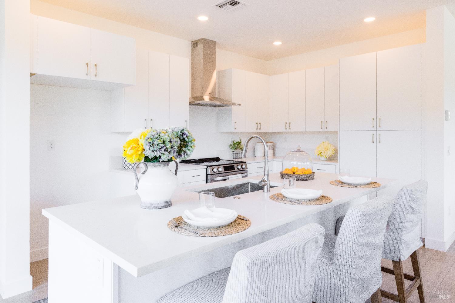 Detail Gallery Image 6 of 16 For 6601 Stone Bridge Rd, Santa Rosa,  CA 95409 - 3 Beds | 2 Baths