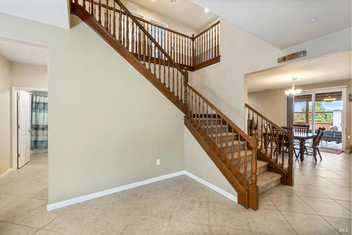 Detail Gallery Image 15 of 43 For 1391 Couples Cir, Fairfield,  CA 94533 - 5 Beds | 3 Baths