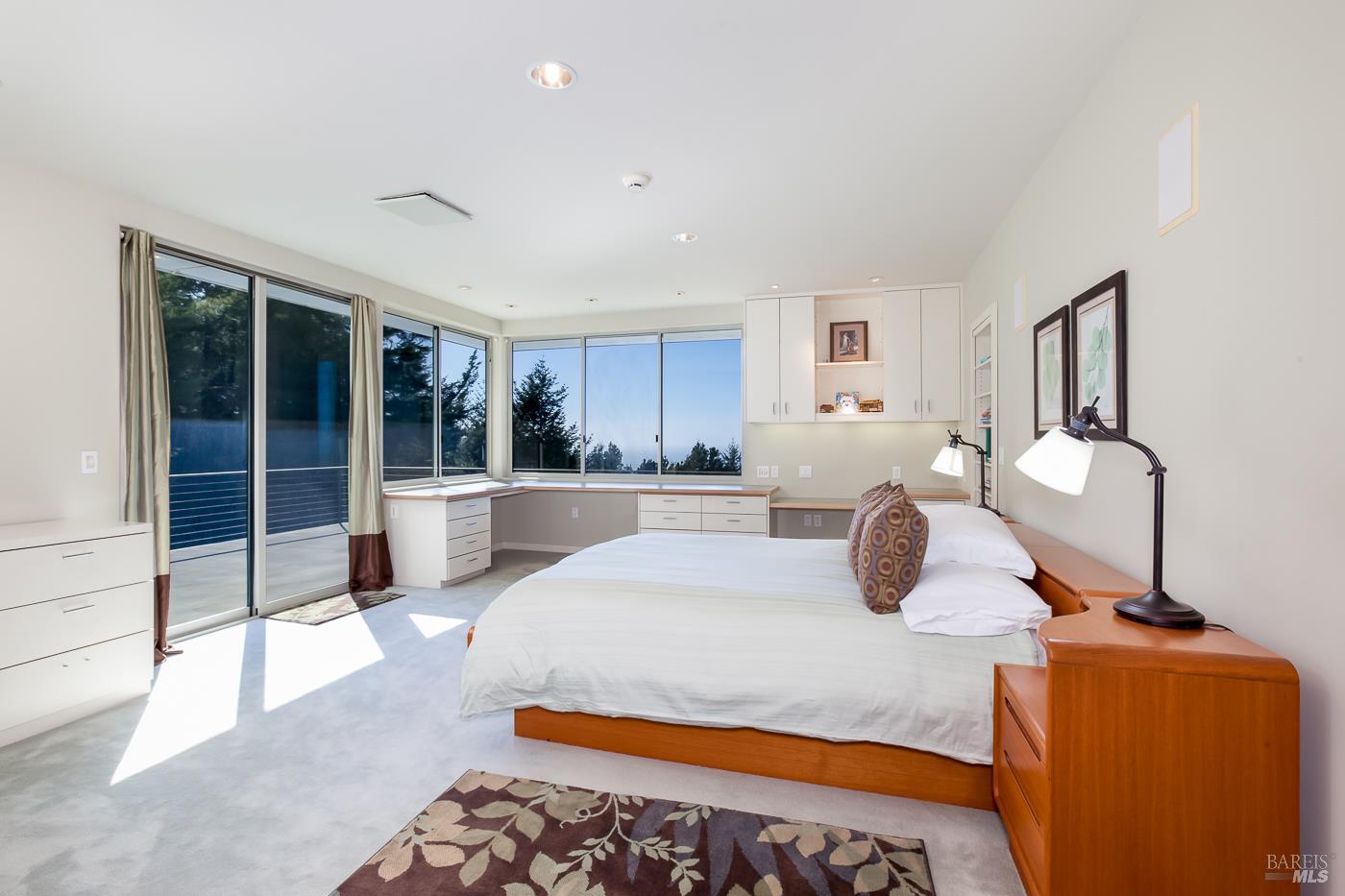 Detail Gallery Image 10 of 49 For 43850 Buckhorn Cove Rd, Little River_1,  CA 95456 - 3 Beds | 4/1 Baths