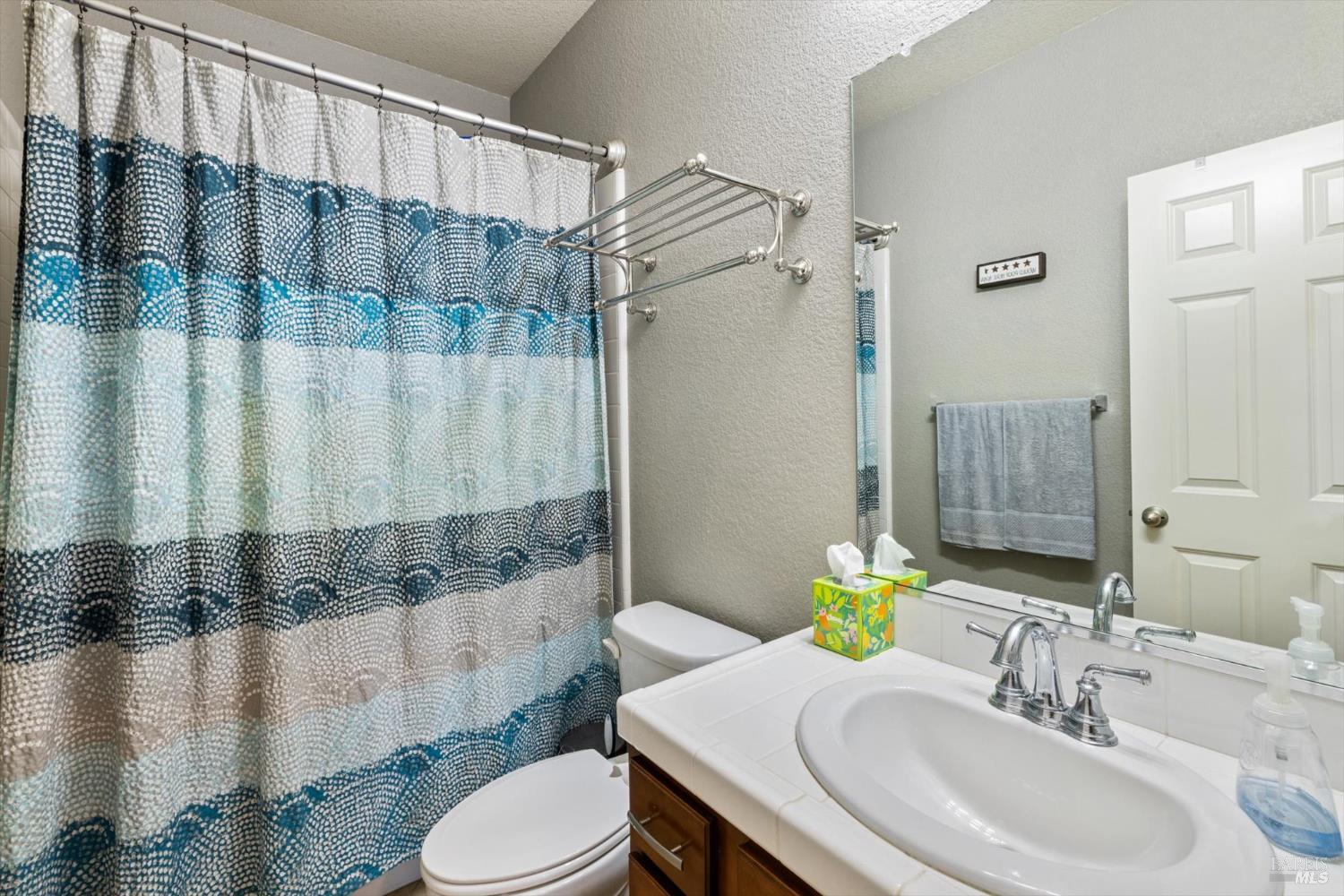 Detail Gallery Image 14 of 43 For 1391 Couples Cir, Fairfield,  CA 94533 - 5 Beds | 3 Baths