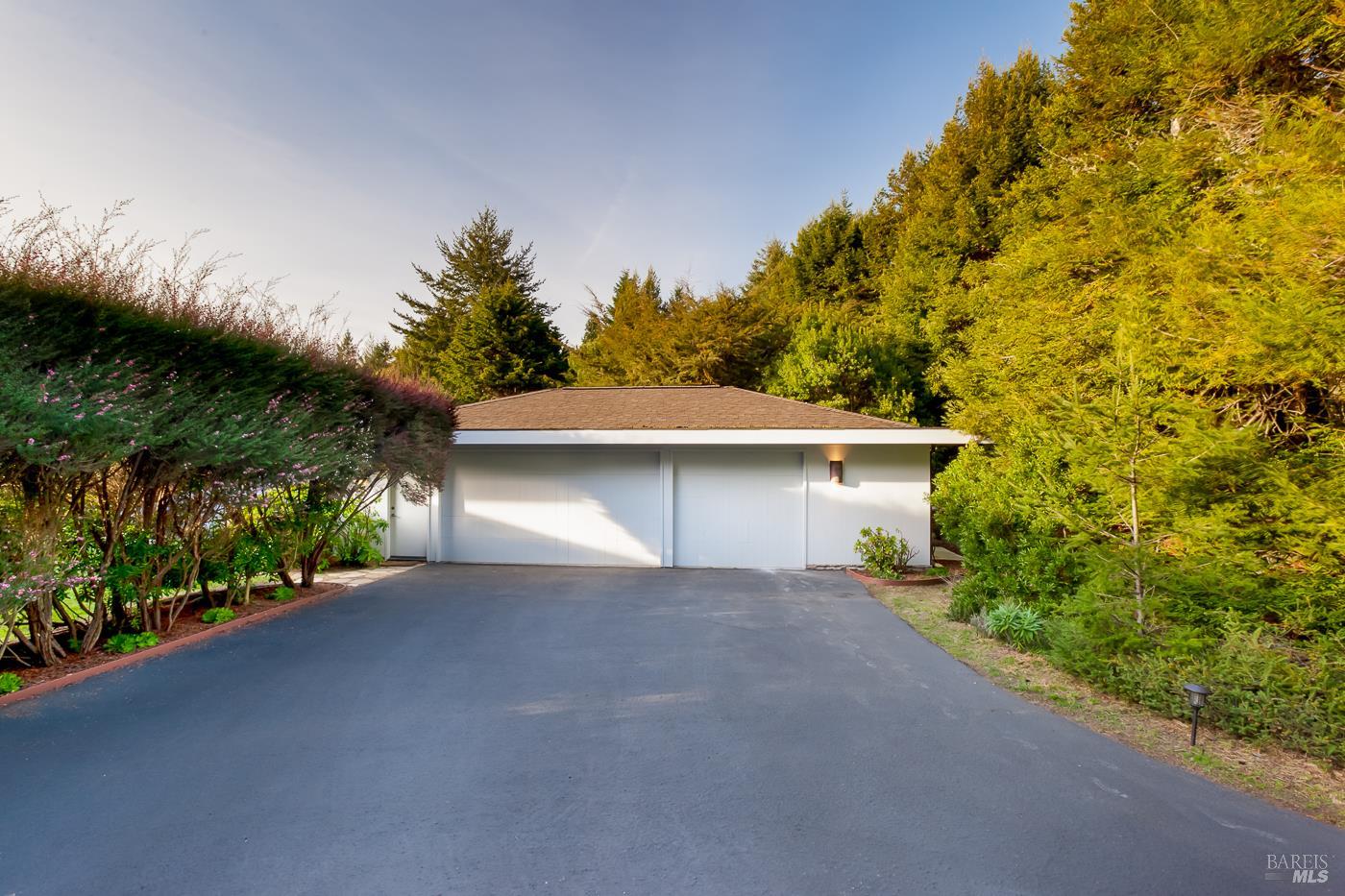 Detail Gallery Image 38 of 49 For 43850 Buckhorn Cove Rd, Little River_1,  CA 95456 - 3 Beds | 4/1 Baths