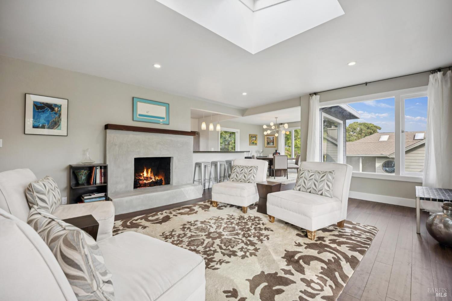 Detail Gallery Image 6 of 38 For 102 Marina Court Dr, San Rafael,  CA 94901 - 4 Beds | 3 Baths