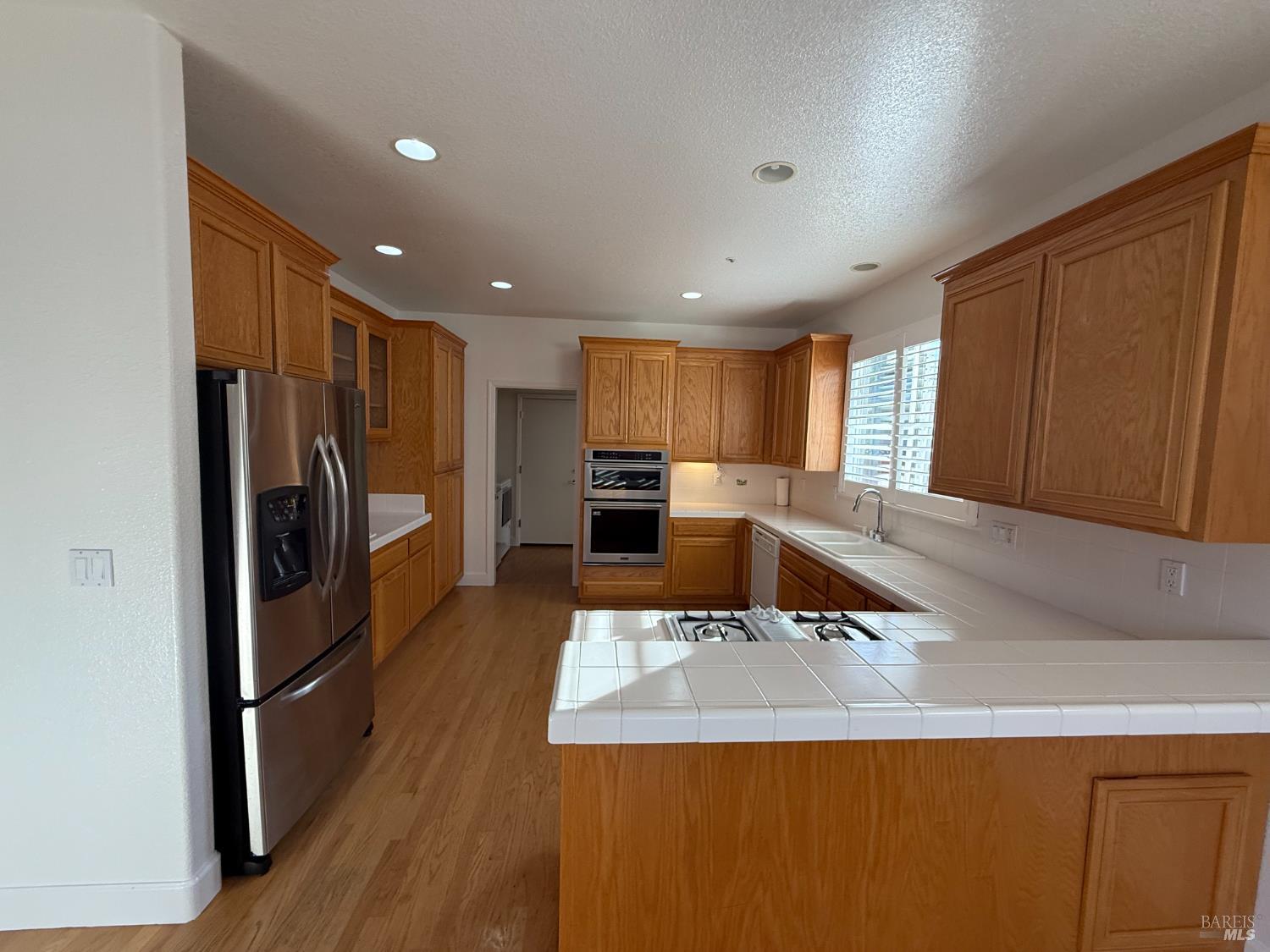 Detail Gallery Image 9 of 38 For 316 Acadia Dr, Petaluma,  CA 94954 - 4 Beds | 2/1 Baths