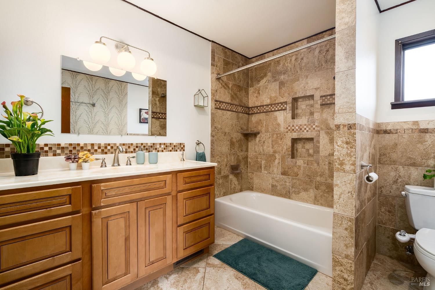 Detail Gallery Image 35 of 52 For 3009 Humboldt Ave, Oakland,  CA 94602 - 5 Beds | 2 Baths