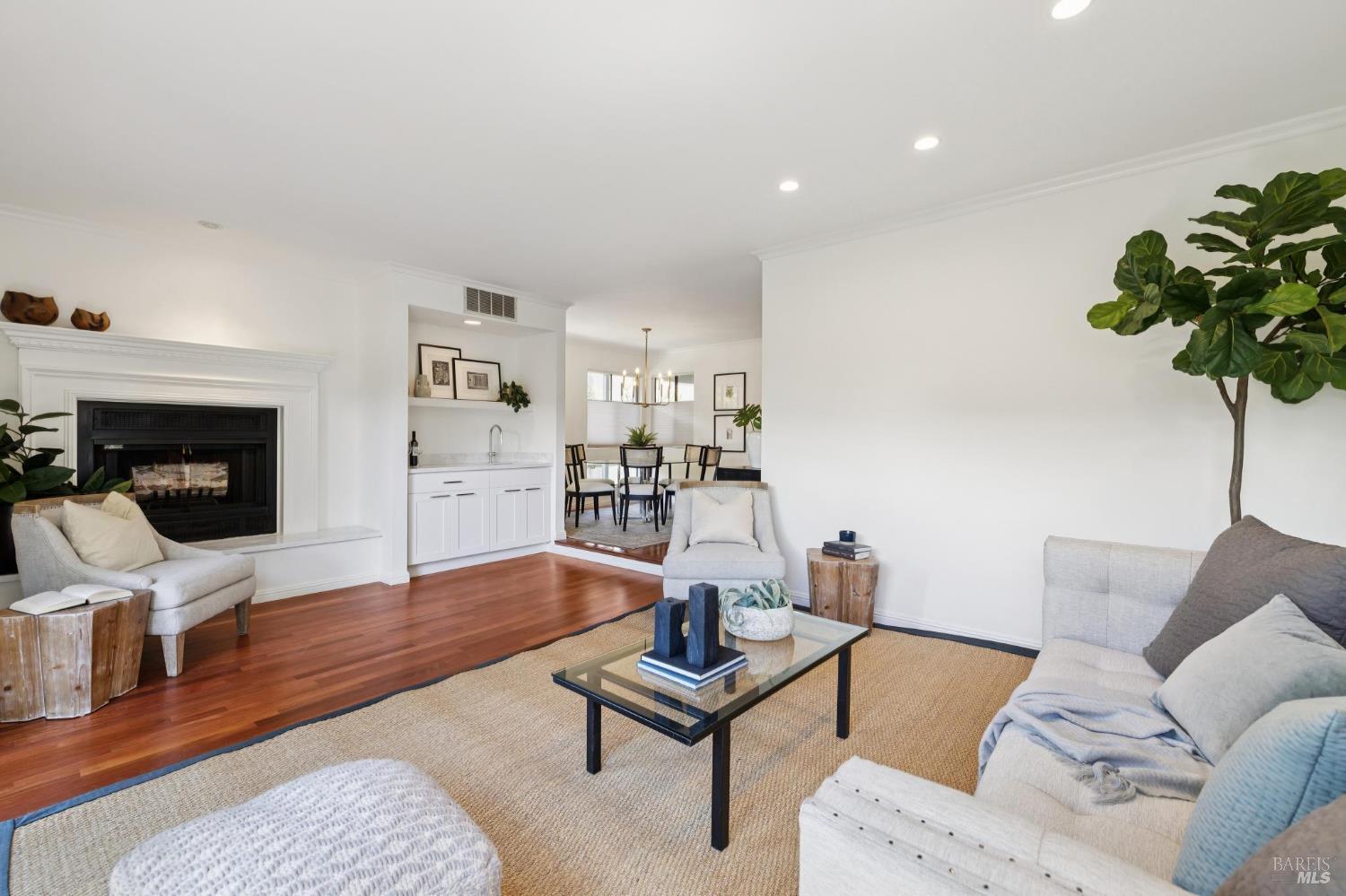 Detail Gallery Image 6 of 40 For 54 Sandpiper Cir, Corte Madera,  CA 94925 - 3 Beds | 2/1 Baths