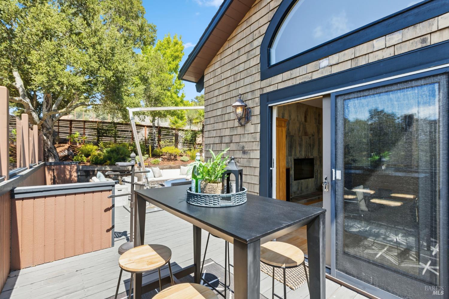 Detail Gallery Image 9 of 63 For 103 Holstein Rd, San Anselmo,  CA 94960 - 3 Beds | 2/1 Baths