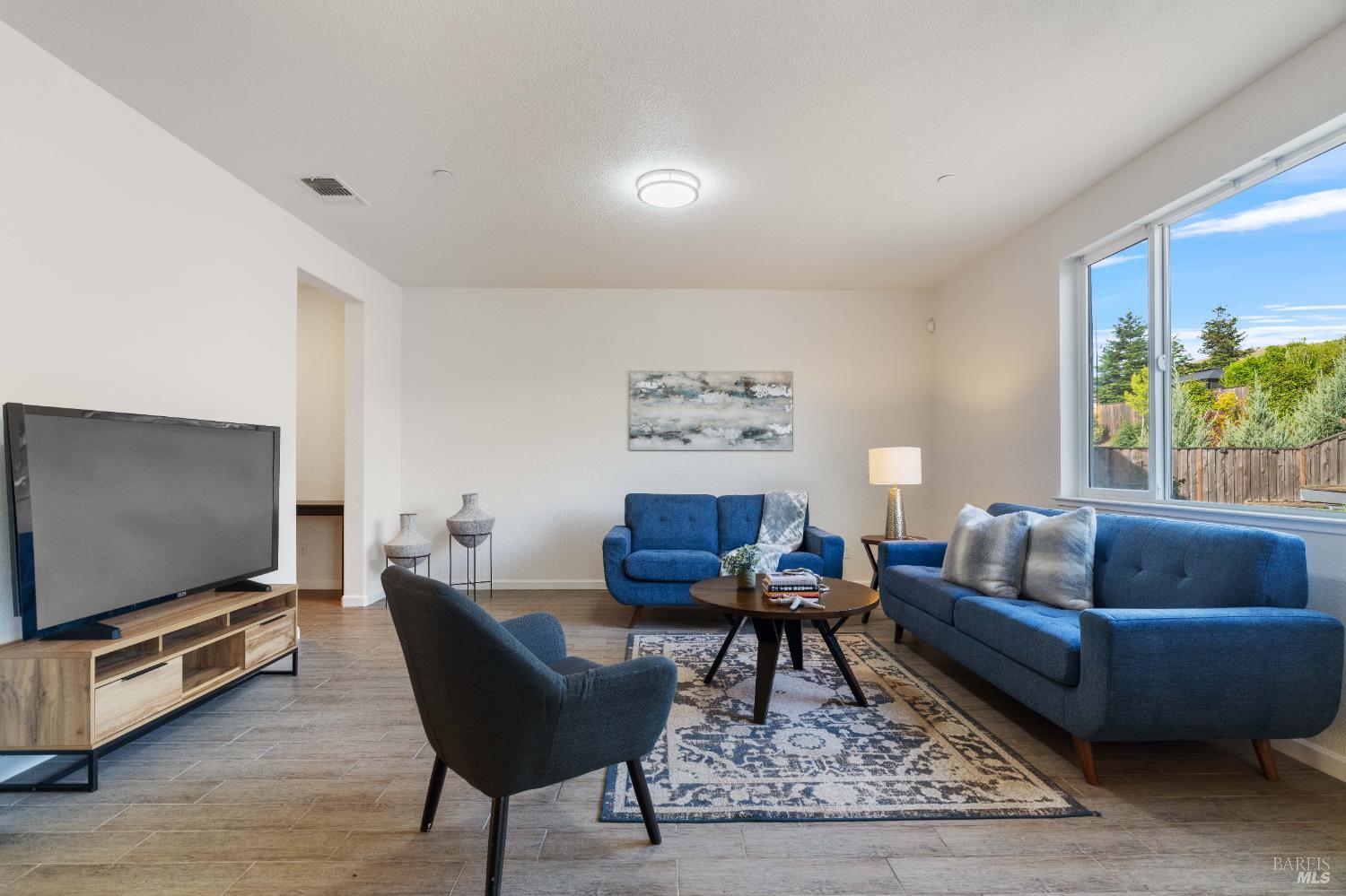 Detail Gallery Image 17 of 57 For 2326 Ray Venning Ct, Fairfield,  CA 94533 - 4 Beds | 3/1 Baths