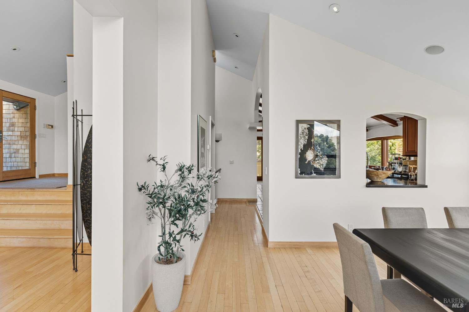 Detail Gallery Image 17 of 63 For 103 Holstein Rd, San Anselmo,  CA 94960 - 3 Beds | 2/1 Baths