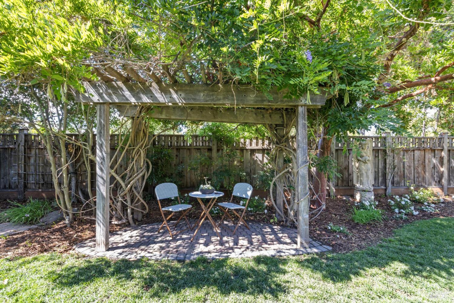 Detail Gallery Image 41 of 49 For 221 Spindle Ct, San Rafael,  CA 94903 - 4 Beds | 4 Baths