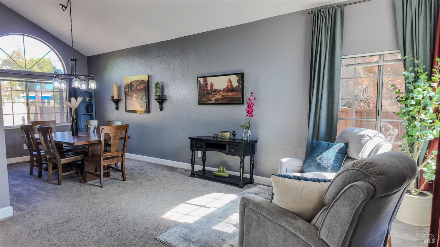 Detail Gallery Image 3 of 42 For 1124 Capistrano Ct, Fairfield,  CA 94534 - 4 Beds | 2/1 Baths