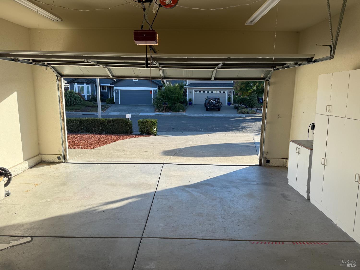 Detail Gallery Image 15 of 38 For 316 Acadia Dr, Petaluma,  CA 94954 - 4 Beds | 2/1 Baths