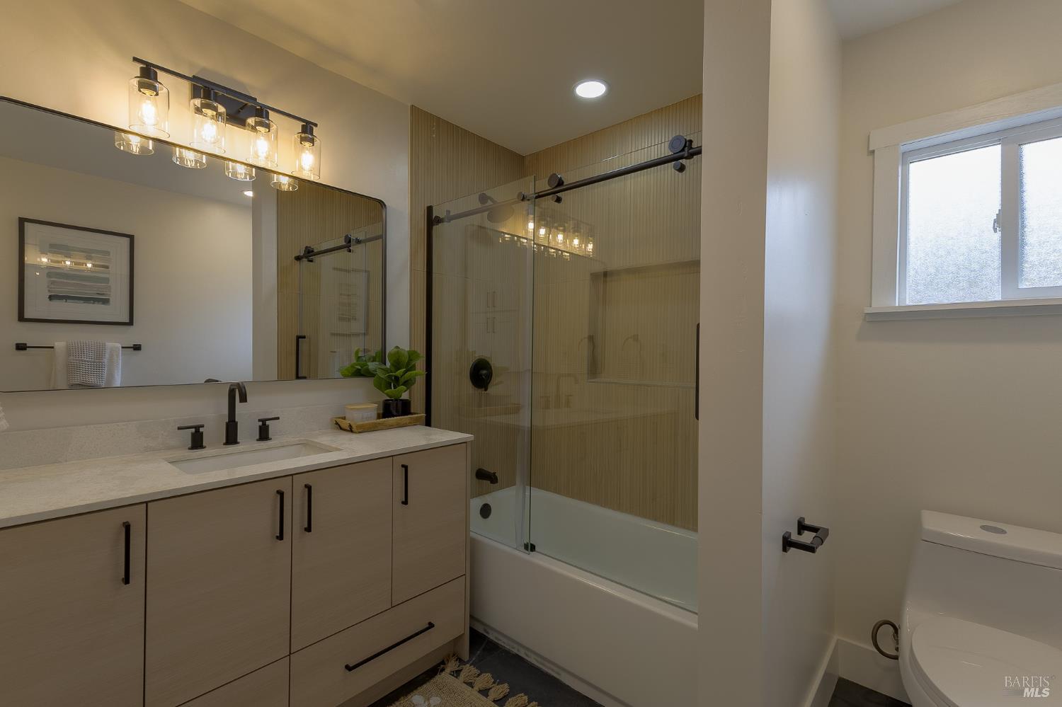 Detail Gallery Image 18 of 59 For 2711 Mark West Station Rd, Windsor,  CA 95492 - 4 Beds | 2 Baths