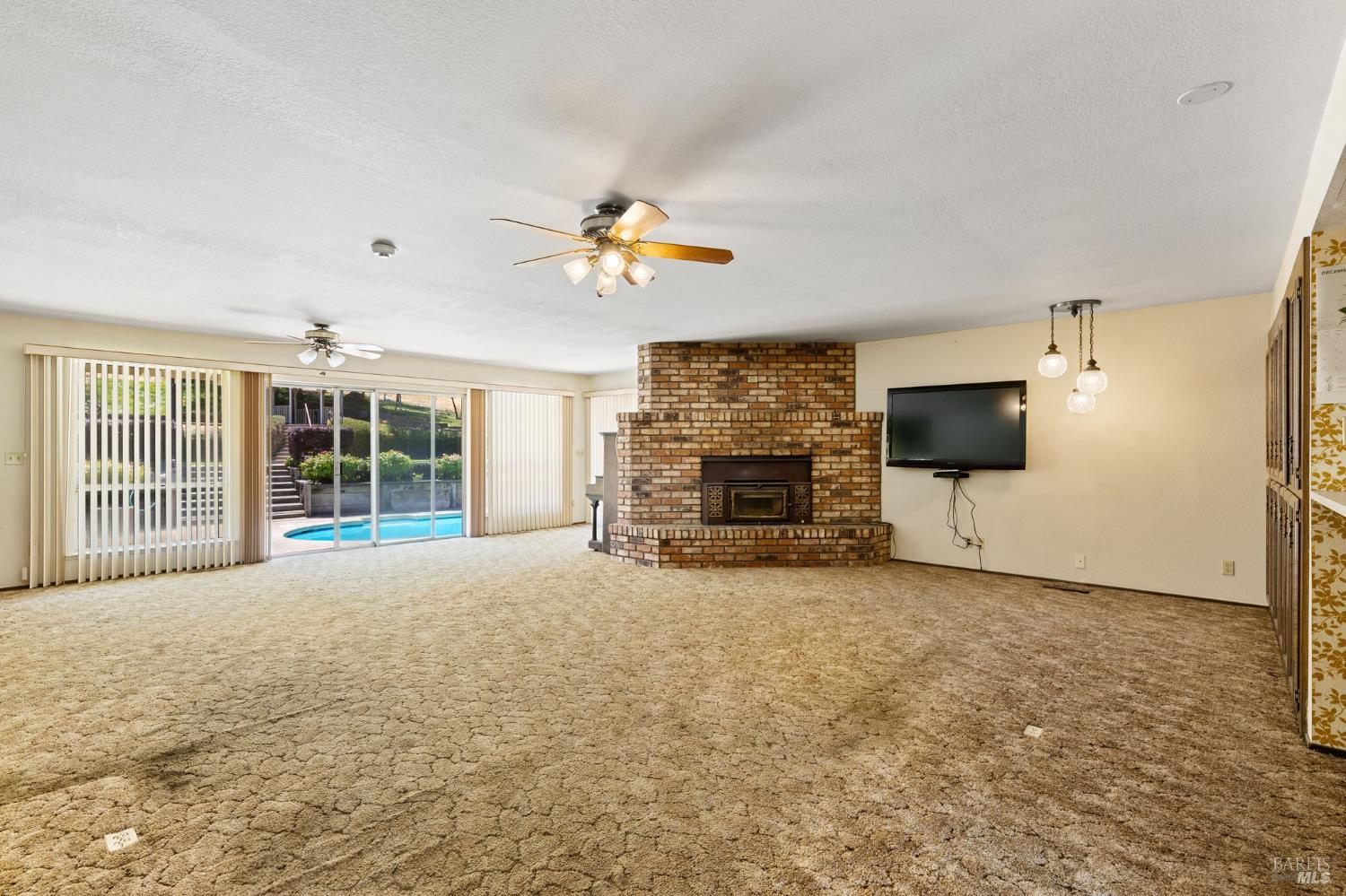 Detail Gallery Image 25 of 64 For 1850 Cravea Ln, Fairfield,  CA 94534 - 5 Beds | 2/1 Baths