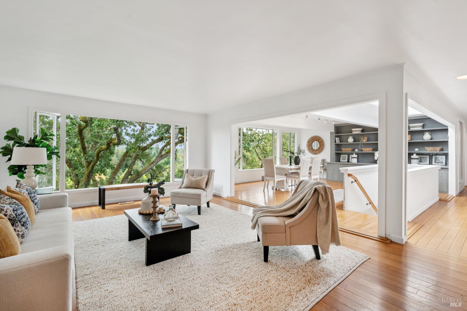 Detail Gallery Image 4 of 78 For 125 Oak Ave, San Anselmo,  CA 94960 - 5 Beds | 2/1 Baths