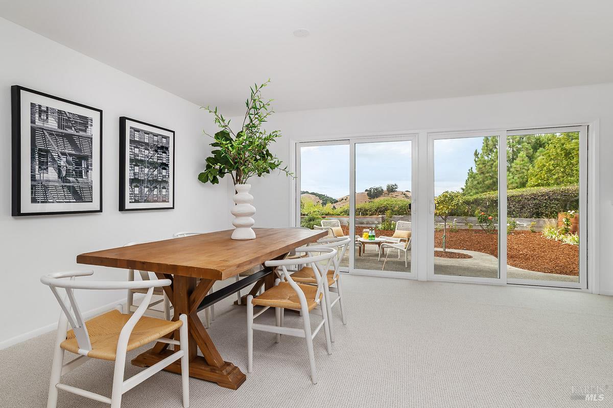 Detail Gallery Image 7 of 50 For 121 San Marino Dr, San Rafael,  CA 94901 - 3 Beds | 2 Baths