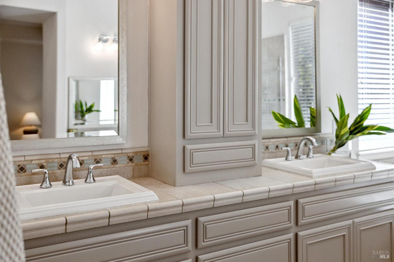 Detail Gallery Image 35 of 49 For 221 Spindle Ct, San Rafael,  CA 94903 - 4 Beds | 4 Baths