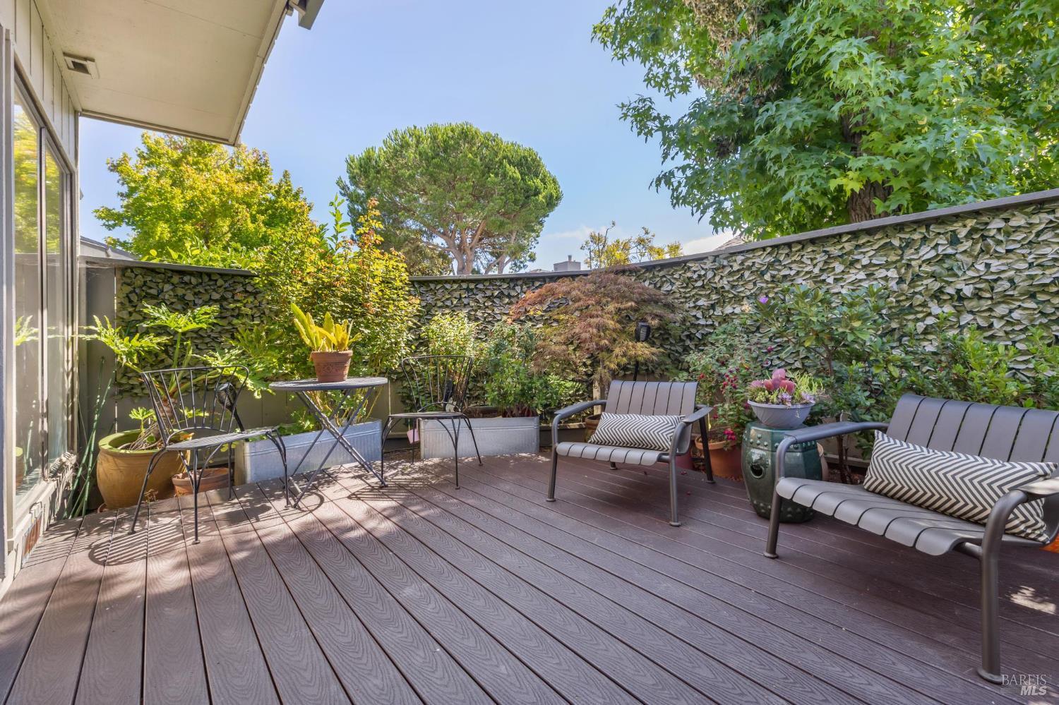 Detail Gallery Image 4 of 40 For 54 Sandpiper Cir, Corte Madera,  CA 94925 - 3 Beds | 2/1 Baths