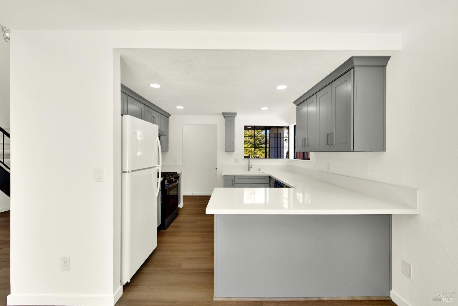 Detail Gallery Image 10 of 55 For 260 Neptunes Ct, Vallejo,  CA 94591 - 3 Beds | 3 Baths