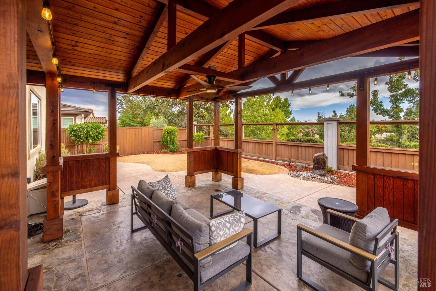 Detail Gallery Image 31 of 43 For 1391 Couples Cir, Fairfield,  CA 94533 - 5 Beds | 3 Baths