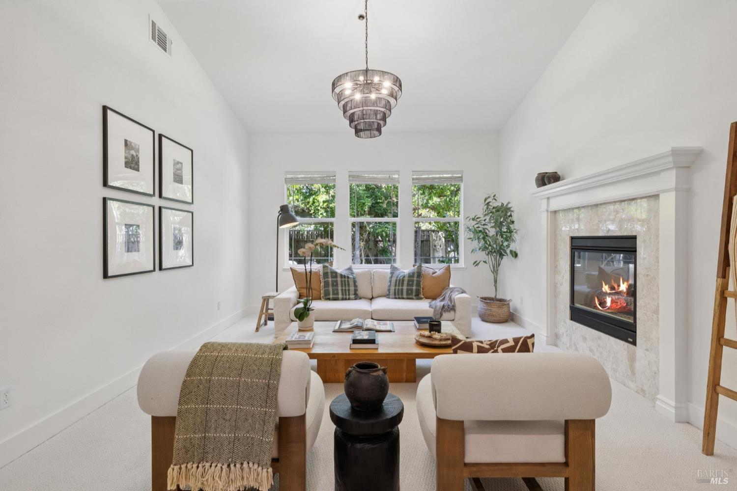 Detail Gallery Image 12 of 49 For 221 Spindle Ct, San Rafael,  CA 94903 - 4 Beds | 4 Baths